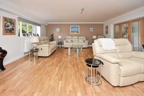 67 Fitzroy Avenue, Broadstairs, CT10 3LT
