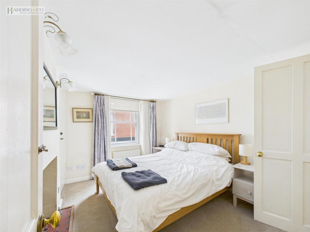Bedroom 3 (2).jpg