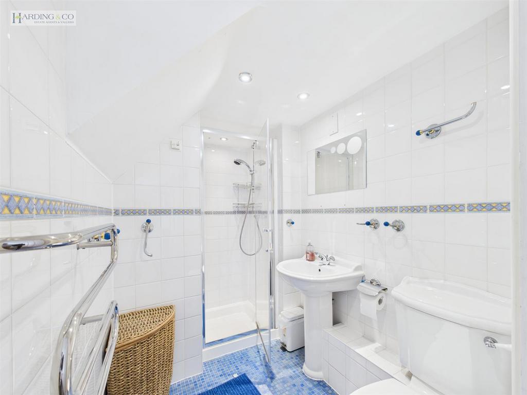 En suite Bedroom 3.jpg