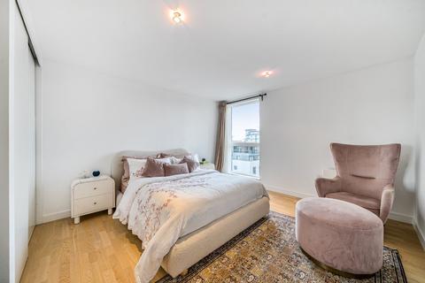2 bedroom flat for sale, Pump House Crescent, Brentford, Middlesex, TW8