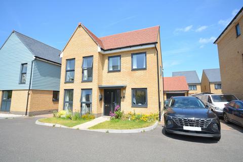 4 bedroom detached house for sale, Bond Close, Faversham