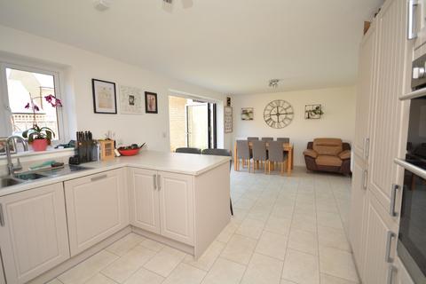 4 bedroom detached house for sale, Bond Close, Faversham