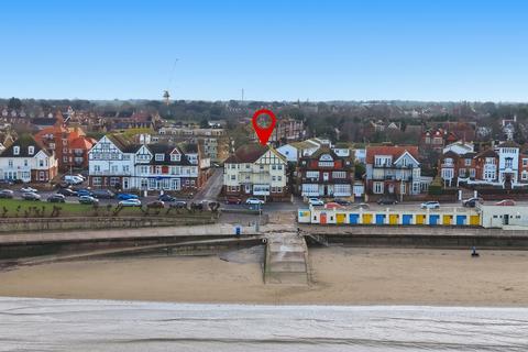 3 bedroom flat for sale, Sea Road, Westgate-on-sea