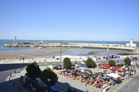 1 bedroom flat for sale, The Parade, Margate