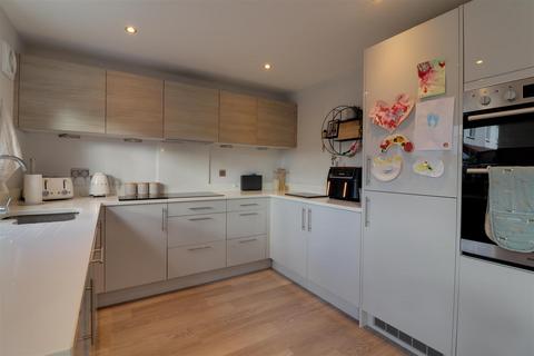 4 bedroom detached house for sale, Rowbotham Way, Great Oldbury, Stonehouse