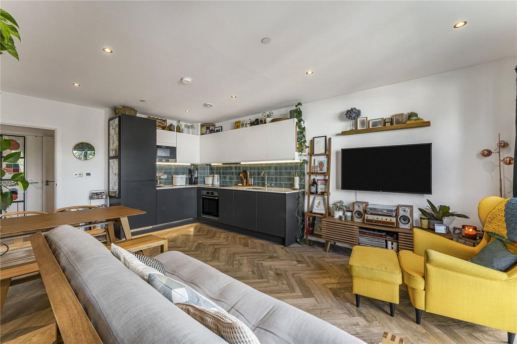 Reception/Kitchen