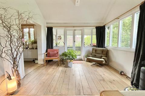 undefined, Ling Road, North Lopham