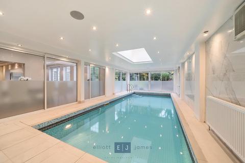 7 bedroom detached house for sale, High Road, Chigwell IG7