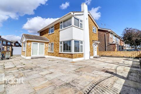 5 bedroom detached house for sale, Furtherwick Road, Canvey Island