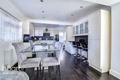 5 bedroom detached house for sale, Furtherwick Road, Canvey Island