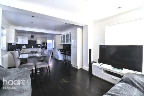 5 bedroom detached house for sale, Furtherwick Road, Canvey Island