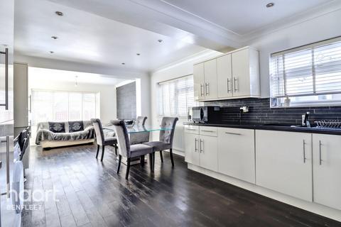 5 bedroom detached house for sale, Furtherwick Road, Canvey Island