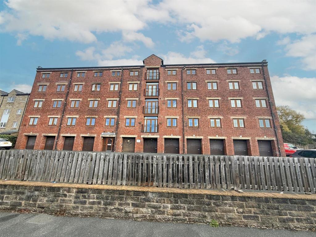 2 Bed Apartment, Riddlesden