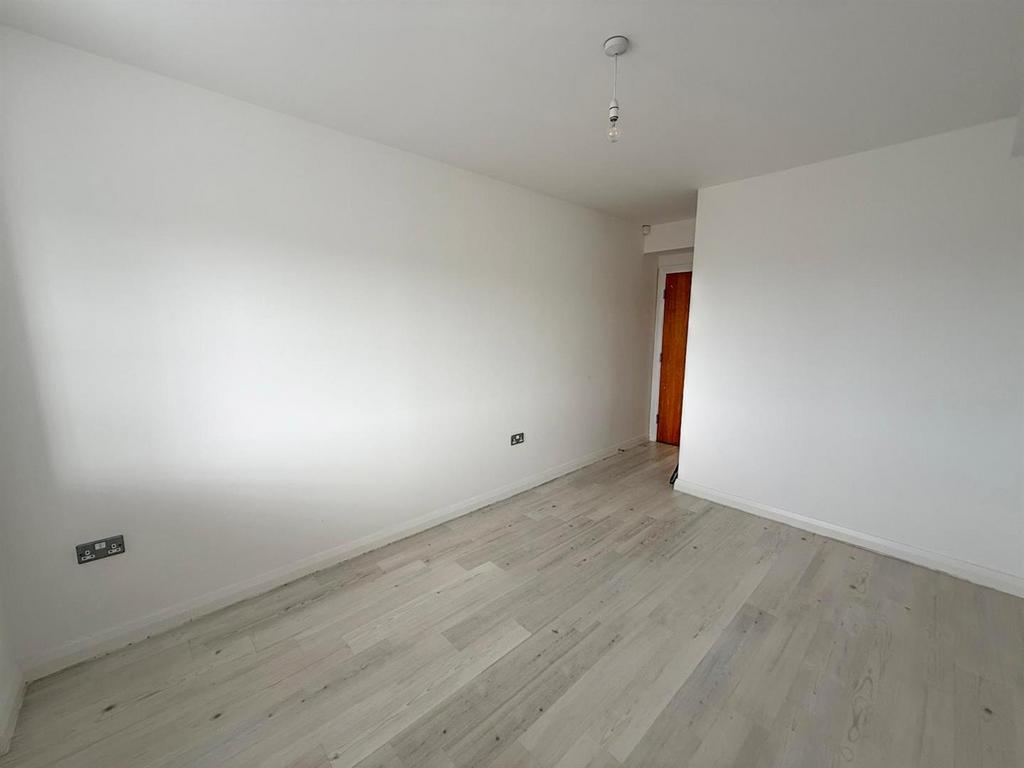 2 Bed Apartment, Riddlesden