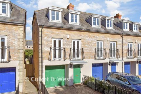 3 bedroom end of terrace house for sale, Woodlands Lane, Chichester, West Sussex