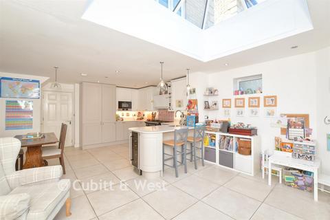 3 bedroom end of terrace house for sale, Woodlands Lane, Chichester, West Sussex