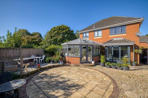 4 bedroom detached house for sale, Quiet, tucked away location