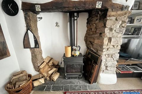 Part Reeves Cottage Reeves, Bow, Crediton, EX17 6EU