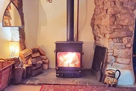 Part Reeves Cottage Reeves, Bow, Crediton, EX17 6EU