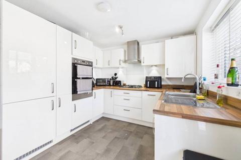 10 Attlebridge Way Kingsway, Quedgeley, Gloucester, GL2 2HY