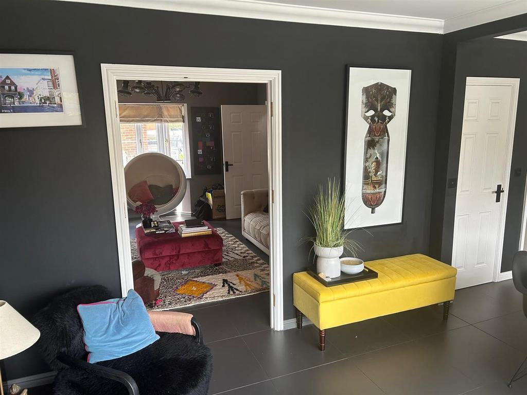 Living Room 2.jpg
