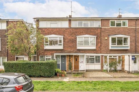 32 Fairby Road, London, SE12 8JR