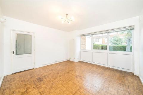 32 Fairby Road, London, SE12 8JR