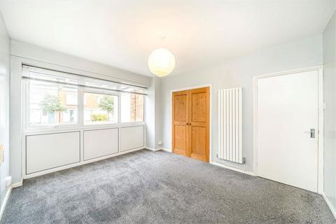 32 Fairby Road, London, SE12 8JR