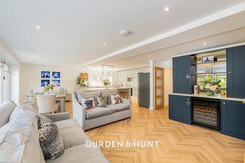 5 bedroom detached house for sale, Outings Lane, Doddinghurst, CM15
