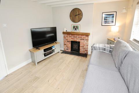 undefined, High Street, Faldingworth