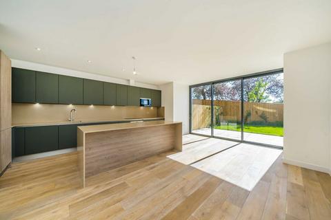 3 bedroom flat for sale, Cottenham Park Road, Wimbledon SW20