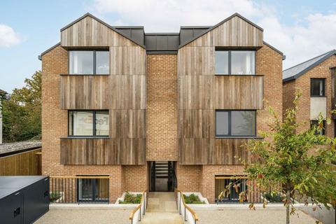 undefined, Cottenham Park Road, Wimbledon SW20