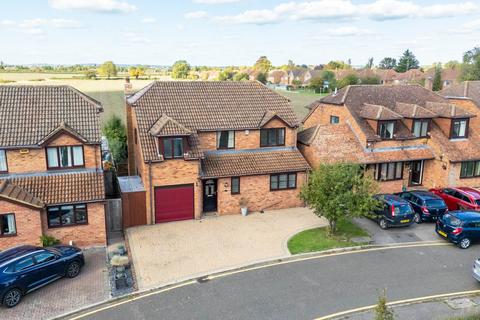 Walnut Close, Stoke Mandeville