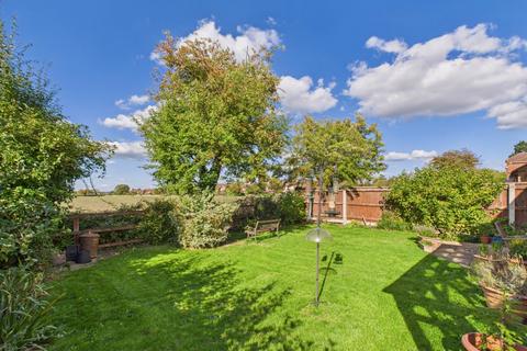 undefined, Walnut Close, Stoke Mandeville