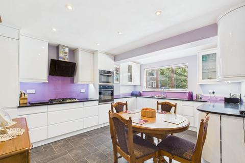 undefined, Walnut Close, Stoke Mandeville