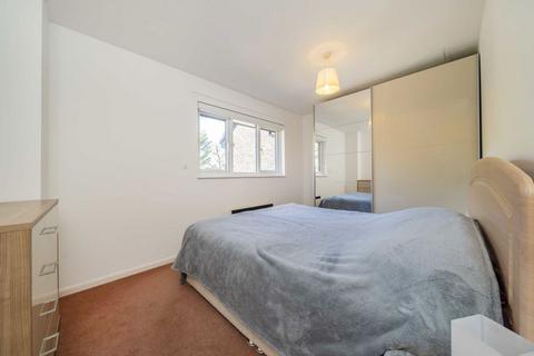 undefined, Shepperton Court Drive, Shepperton TW17