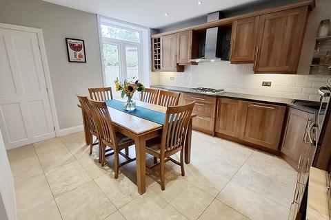 4 bedroom semi-detached house for sale, Platting Road, Lydgate OL4