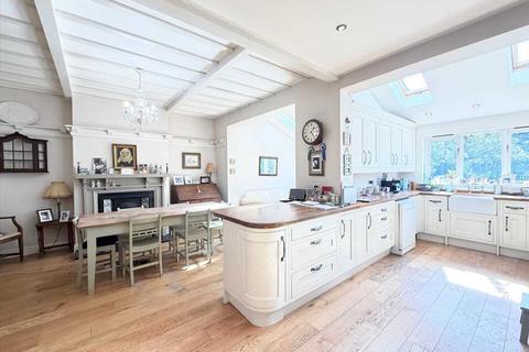 3 bedroom semi-detached house for sale, Leigh on Sea SS9