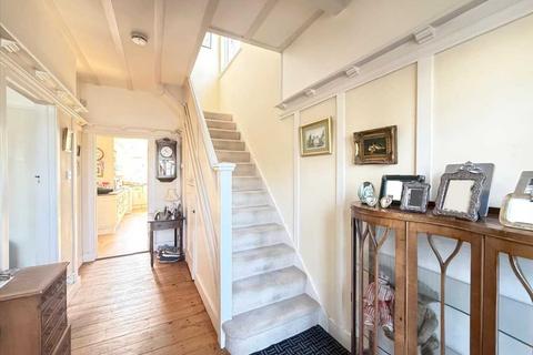 3 bedroom semi-detached house for sale, Leigh on Sea SS9