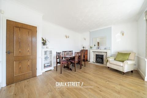 3 bedroom detached house for sale, Clyde Way, Rise Park, RM1