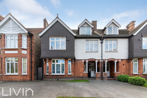 18 Barclay Road, Croydon CR0