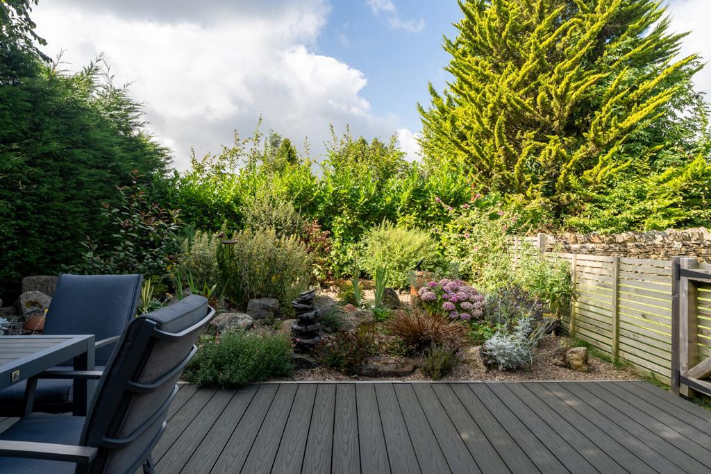 Lodge Garden