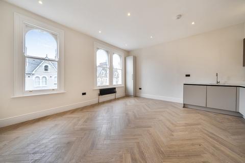 3 bedroom property for sale, Embleton Road, London