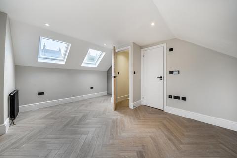 3 bedroom property for sale, Embleton Road, London