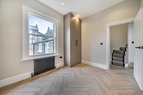 3 bedroom property for sale, Embleton Road, London
