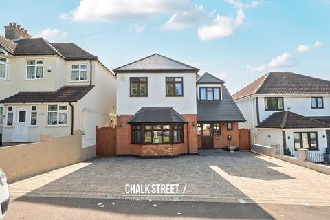 4 bedroom detached house for sale, Shepherds Hill, Harold Wood, RM3