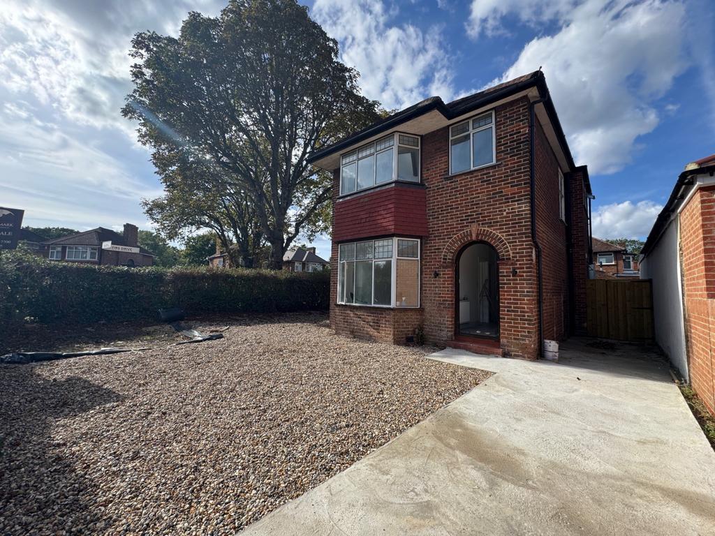 Firs Drive, Cranford TW5