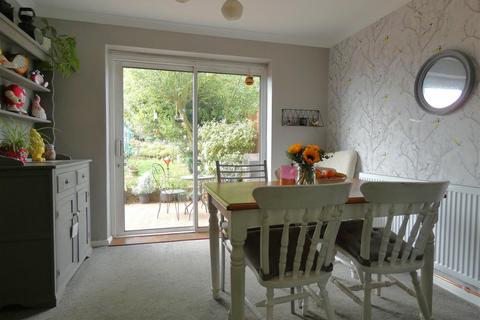 3 bedroom semi-detached house for sale, Sandringham Avenue, Burton-On-Trent