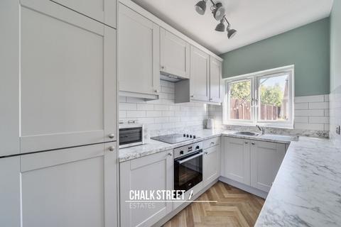109 Upper Rainham Road, Hornchurch, RM12 4EF
