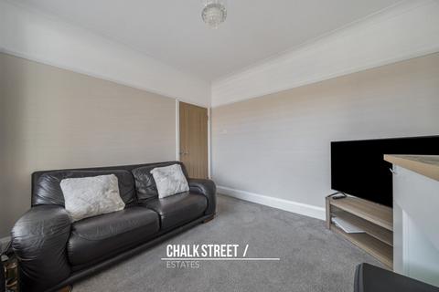109 Upper Rainham Road, Hornchurch, RM12 4EF